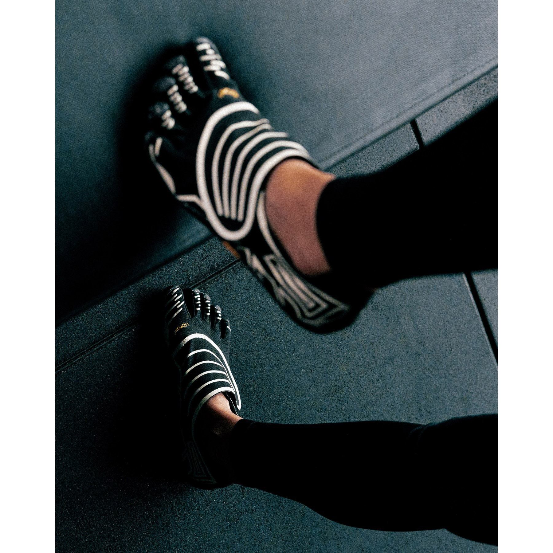 Groundsplay Women’s Black Ivory/Black - Image 7